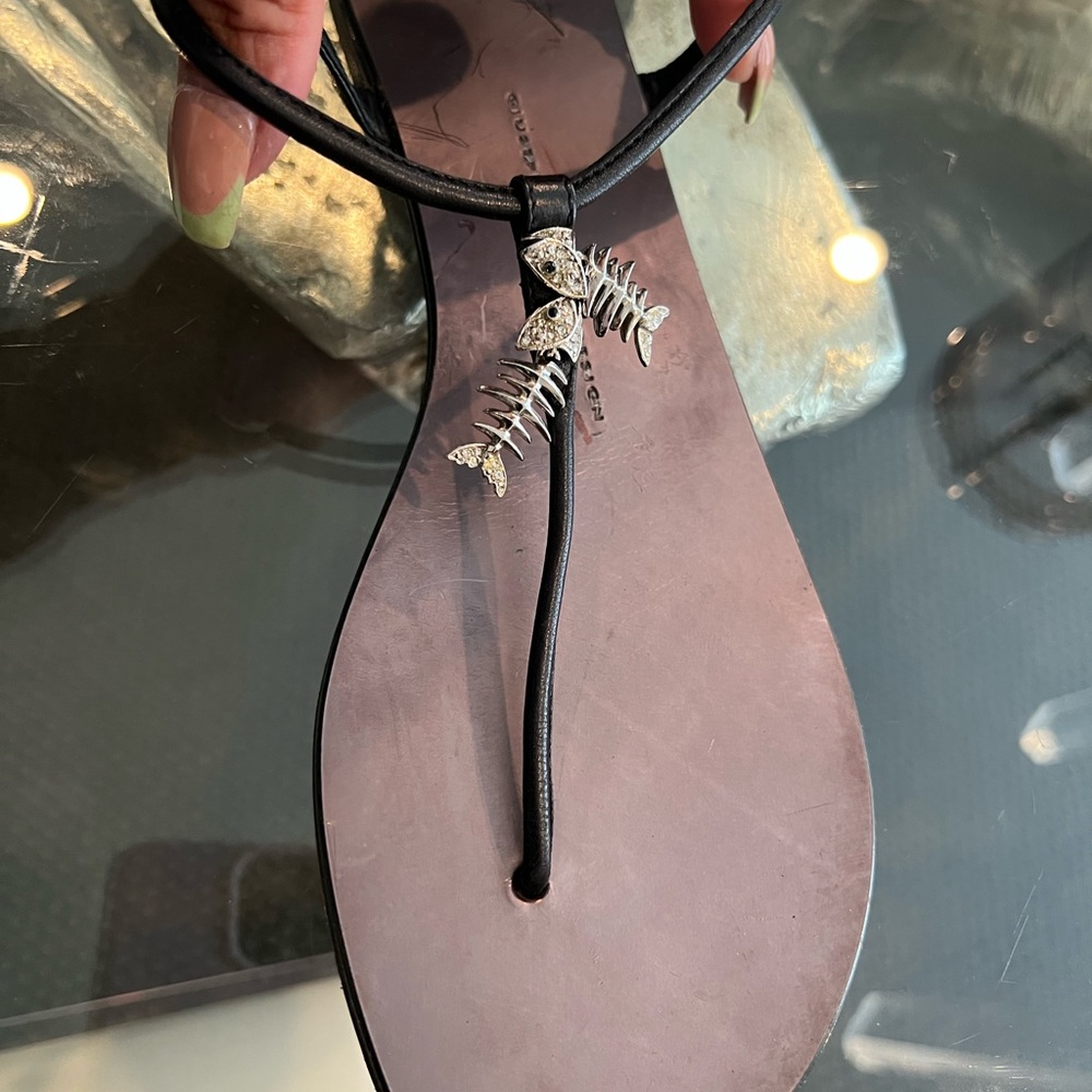 Giuseppe Zanotti Flat Sandals - Fish detailing